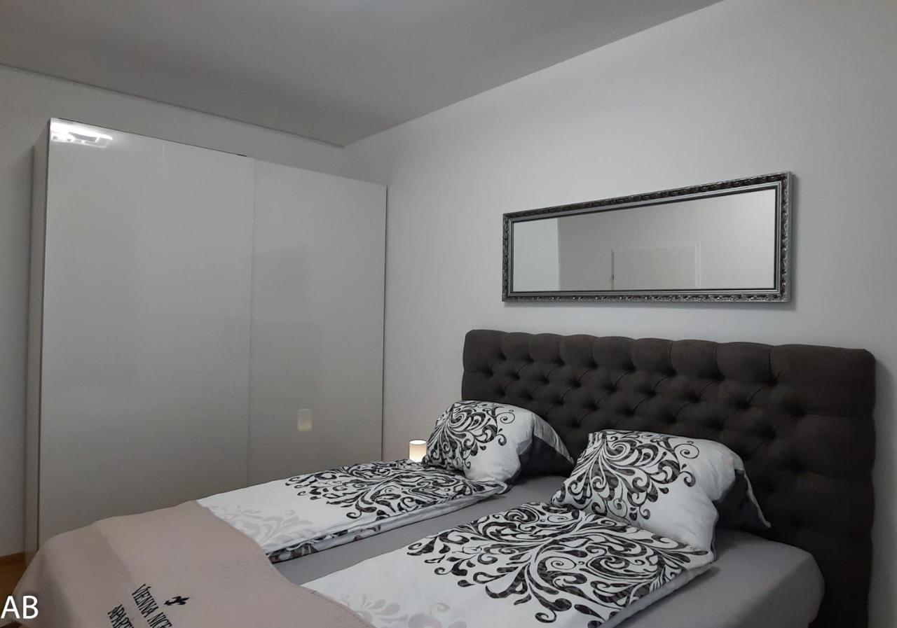 Superior Apartment & Rooftop Pool Wien Exteriör bild